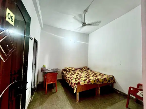 Shiv PG House room in Dankaur